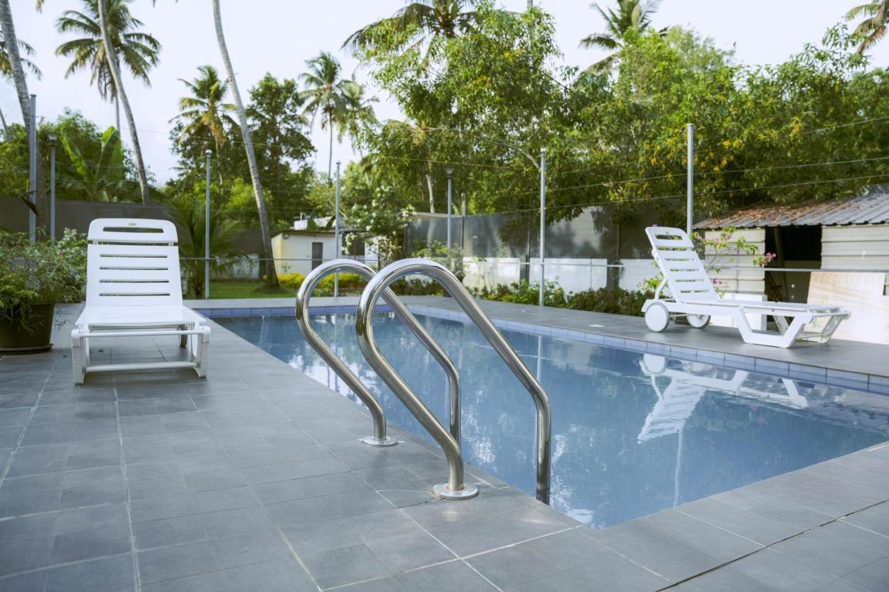 Waves And Shores Beach Villa ماراريكولام المظهر الخارجي الصورة