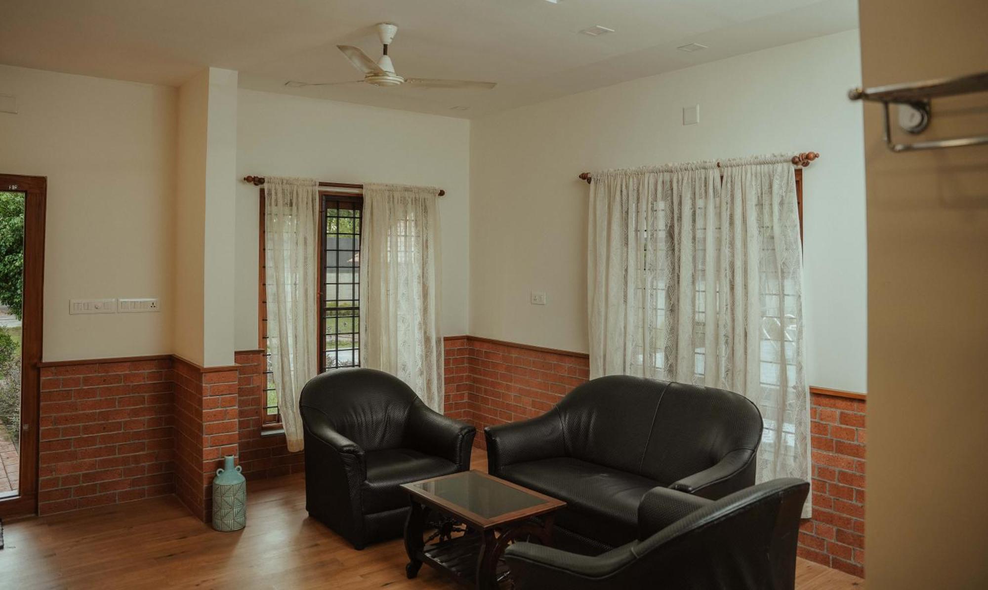 Waves And Shores Beach Villa ماراريكولام المظهر الخارجي الصورة